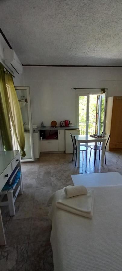 Nikis Apartments Agios Gordios  Bagian luar foto