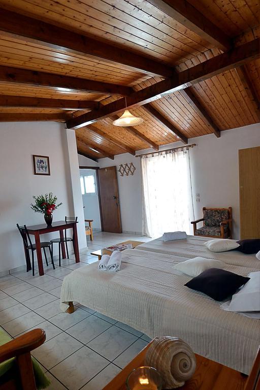 Nikis Apartments Agios Gordios  Bagian luar foto